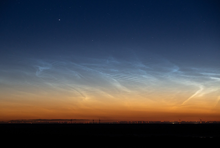 Leuchtende Nachtwolken (Noctilucent Clouds, NLC) am 28./29.05.2019, 03:00 MESZ, Helligkeit 3, Standort bei Lübbecke.